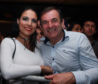 
<a style='margin-left: 5px;' class='btn btn-xs btn-social btn-facebook' href='https://www.facebook.com/sharer/sharer.php?u=https://galeramix.s01.web.getmuller.com.br/imagem/a37/800-800-90/conteudo/site_galerias/37/daniel-centro-eventos-petry-galera-mix-27-07-2017113.jpg' rel='popup' data-width='500' data-height='400'><i class='fa fa-facebook'></i>Compartilhar <span class='hidden-xs'>no Facebook</span>
</a> 
<a class='btn btn-default btn-xs' target='_blank' href='imagem/a37/800-800-90/conteudo/site_galerias/37/daniel-centro-eventos-petry-galera-mix-27-07-2017113.jpg'>
<span class='glyphicon glyphicon-cloud-download'></span> Salvar
</a>
