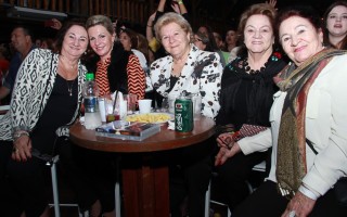 
<a style='margin-left: 5px;' class='btn btn-xs btn-social btn-facebook' href='https://www.facebook.com/sharer/sharer.php?u=https://galeramix.s01.web.getmuller.com.br/imagem/a37/800-800-90/conteudo/site_galerias/37/daniel-centro-eventos-petry-galera-mix-27-07-2017116.jpg' rel='popup' data-width='500' data-height='400'><i class='fa fa-facebook'></i>Compartilhar <span class='hidden-xs'>no Facebook</span>
</a> 
<a class='btn btn-default btn-xs' target='_blank' href='imagem/a37/800-800-90/conteudo/site_galerias/37/daniel-centro-eventos-petry-galera-mix-27-07-2017116.jpg'>
<span class='glyphicon glyphicon-cloud-download'></span> Salvar
</a>
