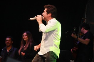 
<a style='margin-left: 5px;' class='btn btn-xs btn-social btn-facebook' href='https://www.facebook.com/sharer/sharer.php?u=https://galeramix.s01.web.getmuller.com.br/imagem/a37/800-800-90/conteudo/site_galerias/37/daniel-centro-eventos-petry-galera-mix-27-07-2017130.jpg' rel='popup' data-width='500' data-height='400'><i class='fa fa-facebook'></i>Compartilhar <span class='hidden-xs'>no Facebook</span>
</a> 
<a class='btn btn-default btn-xs' target='_blank' href='imagem/a37/800-800-90/conteudo/site_galerias/37/daniel-centro-eventos-petry-galera-mix-27-07-2017130.jpg'>
<span class='glyphicon glyphicon-cloud-download'></span> Salvar
</a>
