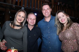 
<a style='margin-left: 5px;' class='btn btn-xs btn-social btn-facebook' href='https://www.facebook.com/sharer/sharer.php?u=https://galeramix.s01.web.getmuller.com.br/imagem/a37/800-800-90/conteudo/site_galerias/37/daniel-centro-eventos-petry-galera-mix-27-07-2017139.jpg' rel='popup' data-width='500' data-height='400'><i class='fa fa-facebook'></i>Compartilhar <span class='hidden-xs'>no Facebook</span>
</a> 
<a class='btn btn-default btn-xs' target='_blank' href='imagem/a37/800-800-90/conteudo/site_galerias/37/daniel-centro-eventos-petry-galera-mix-27-07-2017139.jpg'>
<span class='glyphicon glyphicon-cloud-download'></span> Salvar
</a>
