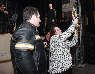 
<a style='margin-left: 5px;' class='btn btn-xs btn-social btn-facebook' href='https://www.facebook.com/sharer/sharer.php?u=https://galeramix.s01.web.getmuller.com.br/imagem/a37/800-800-90/conteudo/site_galerias/37/daniel-centro-eventos-petry-galera-mix-27-07-201718.jpg' rel='popup' data-width='500' data-height='400'><i class='fa fa-facebook'></i>Compartilhar <span class='hidden-xs'>no Facebook</span>
</a> 
<a class='btn btn-default btn-xs' target='_blank' href='imagem/a37/800-800-90/conteudo/site_galerias/37/daniel-centro-eventos-petry-galera-mix-27-07-201718.jpg'>
<span class='glyphicon glyphicon-cloud-download'></span> Salvar
</a>
