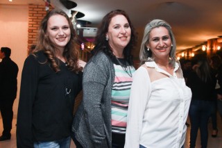 
<a style='margin-left: 5px;' class='btn btn-xs btn-social btn-facebook' href='https://www.facebook.com/sharer/sharer.php?u=https://galeramix.s01.web.getmuller.com.br/imagem/a37/800-800-90/conteudo/site_galerias/37/daniel-centro-eventos-petry-galera-mix-27-07-201724.jpg' rel='popup' data-width='500' data-height='400'><i class='fa fa-facebook'></i>Compartilhar <span class='hidden-xs'>no Facebook</span>
</a> 
<a class='btn btn-default btn-xs' target='_blank' href='imagem/a37/800-800-90/conteudo/site_galerias/37/daniel-centro-eventos-petry-galera-mix-27-07-201724.jpg'>
<span class='glyphicon glyphicon-cloud-download'></span> Salvar
</a>
