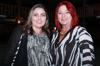 
<a style='margin-left: 5px;' class='btn btn-xs btn-social btn-facebook' href='https://www.facebook.com/sharer/sharer.php?u=https://galeramix.s01.web.getmuller.com.br/imagem/a37/800-800-90/conteudo/site_galerias/37/daniel-centro-eventos-petry-galera-mix-27-07-201734.jpg' rel='popup' data-width='500' data-height='400'><i class='fa fa-facebook'></i>Compartilhar <span class='hidden-xs'>no Facebook</span>
</a> 
<a class='btn btn-default btn-xs' target='_blank' href='imagem/a37/800-800-90/conteudo/site_galerias/37/daniel-centro-eventos-petry-galera-mix-27-07-201734.jpg'>
<span class='glyphicon glyphicon-cloud-download'></span> Salvar
</a>
