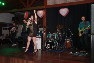 
<a style='margin-left: 5px;' class='btn btn-xs btn-social btn-facebook' href='https://www.facebook.com/sharer/sharer.php?u=https://galeramix.s01.web.getmuller.com.br/imagem/a37/800-800-90/conteudo/site_galerias/37/daniel-centro-eventos-petry-galera-mix-27-07-201741.jpg' rel='popup' data-width='500' data-height='400'><i class='fa fa-facebook'></i>Compartilhar <span class='hidden-xs'>no Facebook</span>
</a> 
<a class='btn btn-default btn-xs' target='_blank' href='imagem/a37/800-800-90/conteudo/site_galerias/37/daniel-centro-eventos-petry-galera-mix-27-07-201741.jpg'>
<span class='glyphicon glyphicon-cloud-download'></span> Salvar
</a>
