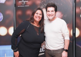 
<a style='margin-left: 5px;' class='btn btn-xs btn-social btn-facebook' href='https://www.facebook.com/sharer/sharer.php?u=https://galeramix.s01.web.getmuller.com.br/imagem/a37/800-800-90/conteudo/site_galerias/37/daniel-centro-eventos-petry-galera-mix-27-07-201768.jpg' rel='popup' data-width='500' data-height='400'><i class='fa fa-facebook'></i>Compartilhar <span class='hidden-xs'>no Facebook</span>
</a> 
<a class='btn btn-default btn-xs' target='_blank' href='imagem/a37/800-800-90/conteudo/site_galerias/37/daniel-centro-eventos-petry-galera-mix-27-07-201768.jpg'>
<span class='glyphicon glyphicon-cloud-download'></span> Salvar
</a>
