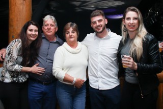 
<a style='margin-left: 5px;' class='btn btn-xs btn-social btn-facebook' href='https://www.facebook.com/sharer/sharer.php?u=https://galeramix.s01.web.getmuller.com.br/imagem/a37/800-800-90/conteudo/site_galerias/37/daniel-centro-eventos-petry-galera-mix-27-07-201773.jpg' rel='popup' data-width='500' data-height='400'><i class='fa fa-facebook'></i>Compartilhar <span class='hidden-xs'>no Facebook</span>
</a> 
<a class='btn btn-default btn-xs' target='_blank' href='imagem/a37/800-800-90/conteudo/site_galerias/37/daniel-centro-eventos-petry-galera-mix-27-07-201773.jpg'>
<span class='glyphicon glyphicon-cloud-download'></span> Salvar
</a>
