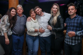 
<a style='margin-left: 5px;' class='btn btn-xs btn-social btn-facebook' href='https://www.facebook.com/sharer/sharer.php?u=https://galeramix.s01.web.getmuller.com.br/imagem/a37/800-800-90/conteudo/site_galerias/37/daniel-centro-eventos-petry-galera-mix-27-07-201774.jpg' rel='popup' data-width='500' data-height='400'><i class='fa fa-facebook'></i>Compartilhar <span class='hidden-xs'>no Facebook</span>
</a> 
<a class='btn btn-default btn-xs' target='_blank' href='imagem/a37/800-800-90/conteudo/site_galerias/37/daniel-centro-eventos-petry-galera-mix-27-07-201774.jpg'>
<span class='glyphicon glyphicon-cloud-download'></span> Salvar
</a>
