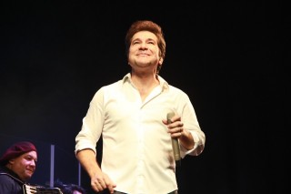 
<a style='margin-left: 5px;' class='btn btn-xs btn-social btn-facebook' href='https://www.facebook.com/sharer/sharer.php?u=https://galeramix.s01.web.getmuller.com.br/imagem/a37/800-800-90/conteudo/site_galerias/37/daniel-centro-eventos-petry-galera-mix-27-07-20179.jpg' rel='popup' data-width='500' data-height='400'><i class='fa fa-facebook'></i>Compartilhar <span class='hidden-xs'>no Facebook</span>
</a> 
<a class='btn btn-default btn-xs' target='_blank' href='imagem/a37/800-800-90/conteudo/site_galerias/37/daniel-centro-eventos-petry-galera-mix-27-07-20179.jpg'>
<span class='glyphicon glyphicon-cloud-download'></span> Salvar
</a>
