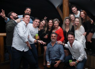 
<a style='margin-left: 5px;' class='btn btn-xs btn-social btn-facebook' href='https://www.facebook.com/sharer/sharer.php?u=https://galeramix.s01.web.getmuller.com.br/imagem/a37/800-800-90/conteudo/site_galerias/37/daniel-centro-eventos-petry-galera-mix-27-07-201794.jpg' rel='popup' data-width='500' data-height='400'><i class='fa fa-facebook'></i>Compartilhar <span class='hidden-xs'>no Facebook</span>
</a> 
<a class='btn btn-default btn-xs' target='_blank' href='imagem/a37/800-800-90/conteudo/site_galerias/37/daniel-centro-eventos-petry-galera-mix-27-07-201794.jpg'>
<span class='glyphicon glyphicon-cloud-download'></span> Salvar
</a>
