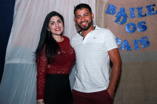 
<a style='margin-left: 5px;' class='btn btn-xs btn-social btn-facebook' href='https://www.facebook.com/sharer/sharer.php?u=https://galeramix.s01.web.getmuller.com.br/imagem/a38/800-800-90/conteudo/site_galerias/38/baile-dos-pais-23.jpg' rel='popup' data-width='500' data-height='400'><i class='fa fa-facebook'></i>Compartilhar <span class='hidden-xs'>no Facebook</span>
</a> 
<a class='btn btn-default btn-xs' target='_blank' href='imagem/a38/800-800-90/conteudo/site_galerias/38/baile-dos-pais-23.jpg'>
<span class='glyphicon glyphicon-cloud-download'></span> Salvar
</a>
