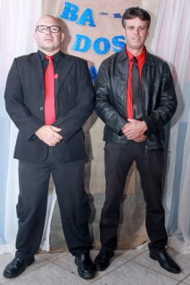 
<a style='margin-left: 5px;' class='btn btn-xs btn-social btn-facebook' href='https://www.facebook.com/sharer/sharer.php?u=https://galeramix.s01.web.getmuller.com.br/imagem/a38/800-800-90/conteudo/site_galerias/38/baile-dos-pais-26.jpg' rel='popup' data-width='500' data-height='400'><i class='fa fa-facebook'></i>Compartilhar <span class='hidden-xs'>no Facebook</span>
</a> 
<a class='btn btn-default btn-xs' target='_blank' href='imagem/a38/800-800-90/conteudo/site_galerias/38/baile-dos-pais-26.jpg'>
<span class='glyphicon glyphicon-cloud-download'></span> Salvar
</a>
