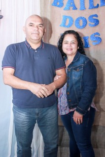 
<a style='margin-left: 5px;' class='btn btn-xs btn-social btn-facebook' href='https://www.facebook.com/sharer/sharer.php?u=https://galeramix.s01.web.getmuller.com.br/imagem/a38/800-800-90/conteudo/site_galerias/38/baile-dos-pais-32.jpg' rel='popup' data-width='500' data-height='400'><i class='fa fa-facebook'></i>Compartilhar <span class='hidden-xs'>no Facebook</span>
</a> 
<a class='btn btn-default btn-xs' target='_blank' href='imagem/a38/800-800-90/conteudo/site_galerias/38/baile-dos-pais-32.jpg'>
<span class='glyphicon glyphicon-cloud-download'></span> Salvar
</a>
