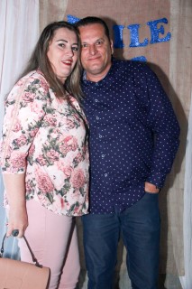 
<a style='margin-left: 5px;' class='btn btn-xs btn-social btn-facebook' href='https://www.facebook.com/sharer/sharer.php?u=https://galeramix.s01.web.getmuller.com.br/imagem/a38/800-800-90/conteudo/site_galerias/38/baile-dos-pais-50.jpg' rel='popup' data-width='500' data-height='400'><i class='fa fa-facebook'></i>Compartilhar <span class='hidden-xs'>no Facebook</span>
</a> 
<a class='btn btn-default btn-xs' target='_blank' href='imagem/a38/800-800-90/conteudo/site_galerias/38/baile-dos-pais-50.jpg'>
<span class='glyphicon glyphicon-cloud-download'></span> Salvar
</a>
