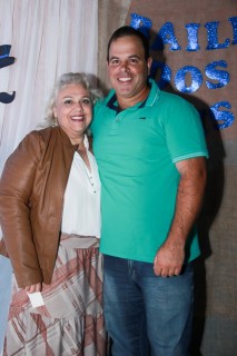 
<a style='margin-left: 5px;' class='btn btn-xs btn-social btn-facebook' href='https://www.facebook.com/sharer/sharer.php?u=https://galeramix.s01.web.getmuller.com.br/imagem/a38/800-800-90/conteudo/site_galerias/38/baile-dos-pais-52.jpg' rel='popup' data-width='500' data-height='400'><i class='fa fa-facebook'></i>Compartilhar <span class='hidden-xs'>no Facebook</span>
</a> 
<a class='btn btn-default btn-xs' target='_blank' href='imagem/a38/800-800-90/conteudo/site_galerias/38/baile-dos-pais-52.jpg'>
<span class='glyphicon glyphicon-cloud-download'></span> Salvar
</a>
