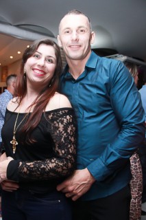 
                                <a style='margin-left: 5px;' class='btn btn-xs btn-social btn-facebook' href='https://www.facebook.com/sharer/sharer.php?u=https://galeramix.s01.web.getmuller.com.br/imagem/a39/800-800-90/conteudo/site_galerias/39/raca-negra-petry-galera-mix-10.jpg' rel='popup' data-width='500' data-height='400'><i class='fa fa-facebook'></i>Compartilhar <span class='hidden-xs'>no Facebook</span>
                            </a> 
                            <a class='btn btn-default btn-xs' target='_blank' href='imagem/a39/800-800-90/conteudo/site_galerias/39/raca-negra-petry-galera-mix-10.jpg'>
                                <span class='glyphicon glyphicon-cloud-download'></span> Salvar
                            </a>
                            