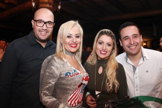 
                            <a style='margin-left: 5px;' class='btn btn-xs btn-social btn-facebook' href='https://www.facebook.com/sharer/sharer.php?u=https://galeramix.s01.web.getmuller.com.br/imagem/a39/800-800-90/conteudo/site_galerias/39/raca-negra-petry-galera-mix-100.jpg' rel='popup' data-width='500' data-height='400'><i class='fa fa-facebook'></i>Compartilhar <span class='hidden-xs'>no Facebook</span>
                        </a> 
                        <a class='btn btn-default btn-xs' target='_blank' href='imagem/a39/800-800-90/conteudo/site_galerias/39/raca-negra-petry-galera-mix-100.jpg'>
                            <span class='glyphicon glyphicon-cloud-download'></span> Salvar
                        </a>
                        