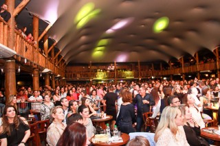 
        <a style='margin-left: 5px;' class='btn btn-xs btn-social btn-facebook' href='https://www.facebook.com/sharer/sharer.php?u=https://galeramix.s01.web.getmuller.com.br/imagem/a39/800-800-90/conteudo/site_galerias/39/raca-negra-petry-galera-mix-105.jpg' rel='popup' data-width='500' data-height='400'><i class='fa fa-facebook'></i>Compartilhar <span class='hidden-xs'>no Facebook</span>
    </a> 
    <a class='btn btn-default btn-xs' target='_blank' href='imagem/a39/800-800-90/conteudo/site_galerias/39/raca-negra-petry-galera-mix-105.jpg'>
        <span class='glyphicon glyphicon-cloud-download'></span> Salvar
    </a>
    