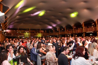 
    <a style='margin-left: 5px;' class='btn btn-xs btn-social btn-facebook' href='https://www.facebook.com/sharer/sharer.php?u=https://galeramix.s01.web.getmuller.com.br/imagem/a39/800-800-90/conteudo/site_galerias/39/raca-negra-petry-galera-mix-106.jpg' rel='popup' data-width='500' data-height='400'><i class='fa fa-facebook'></i>Compartilhar <span class='hidden-xs'>no Facebook</span>
</a> 
<a class='btn btn-default btn-xs' target='_blank' href='imagem/a39/800-800-90/conteudo/site_galerias/39/raca-negra-petry-galera-mix-106.jpg'>
    <span class='glyphicon glyphicon-cloud-download'></span> Salvar
</a>
