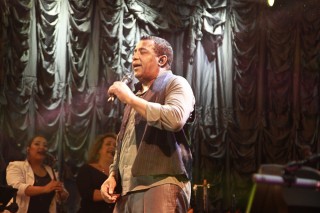 
<a style='margin-left: 5px;' class='btn btn-xs btn-social btn-facebook' href='https://www.facebook.com/sharer/sharer.php?u=https://galeramix.s01.web.getmuller.com.br/imagem/a39/800-800-90/conteudo/site_galerias/39/raca-negra-petry-galera-mix-108.jpg' rel='popup' data-width='500' data-height='400'><i class='fa fa-facebook'></i>Compartilhar <span class='hidden-xs'>no Facebook</span>
</a> 
<a class='btn btn-default btn-xs' target='_blank' href='imagem/a39/800-800-90/conteudo/site_galerias/39/raca-negra-petry-galera-mix-108.jpg'>
<span class='glyphicon glyphicon-cloud-download'></span> Salvar
</a>
