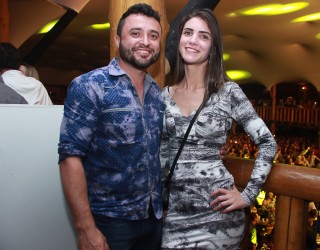 
<a style='margin-left: 5px;' class='btn btn-xs btn-social btn-facebook' href='https://www.facebook.com/sharer/sharer.php?u=https://galeramix.s01.web.getmuller.com.br/imagem/a39/800-800-90/conteudo/site_galerias/39/raca-negra-petry-galera-mix-113.jpg' rel='popup' data-width='500' data-height='400'><i class='fa fa-facebook'></i>Compartilhar <span class='hidden-xs'>no Facebook</span>
</a> 
<a class='btn btn-default btn-xs' target='_blank' href='imagem/a39/800-800-90/conteudo/site_galerias/39/raca-negra-petry-galera-mix-113.jpg'>
<span class='glyphicon glyphicon-cloud-download'></span> Salvar
</a>
