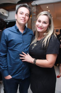 
<a style='margin-left: 5px;' class='btn btn-xs btn-social btn-facebook' href='https://www.facebook.com/sharer/sharer.php?u=https://galeramix.s01.web.getmuller.com.br/imagem/a39/800-800-90/conteudo/site_galerias/39/raca-negra-petry-galera-mix-12.jpg' rel='popup' data-width='500' data-height='400'><i class='fa fa-facebook'></i>Compartilhar <span class='hidden-xs'>no Facebook</span>
</a> 
<a class='btn btn-default btn-xs' target='_blank' href='imagem/a39/800-800-90/conteudo/site_galerias/39/raca-negra-petry-galera-mix-12.jpg'>
<span class='glyphicon glyphicon-cloud-download'></span> Salvar
</a>
