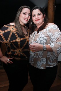 
<a style='margin-left: 5px;' class='btn btn-xs btn-social btn-facebook' href='https://www.facebook.com/sharer/sharer.php?u=https://galeramix.s01.web.getmuller.com.br/imagem/a39/800-800-90/conteudo/site_galerias/39/raca-negra-petry-galera-mix-33.jpg' rel='popup' data-width='500' data-height='400'><i class='fa fa-facebook'></i>Compartilhar <span class='hidden-xs'>no Facebook</span>
</a> 
<a class='btn btn-default btn-xs' target='_blank' href='imagem/a39/800-800-90/conteudo/site_galerias/39/raca-negra-petry-galera-mix-33.jpg'>
<span class='glyphicon glyphicon-cloud-download'></span> Salvar
</a>
