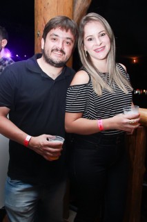 
<a style='margin-left: 5px;' class='btn btn-xs btn-social btn-facebook' href='https://www.facebook.com/sharer/sharer.php?u=https://galeramix.s01.web.getmuller.com.br/imagem/a39/800-800-90/conteudo/site_galerias/39/raca-negra-petry-galera-mix-37.jpg' rel='popup' data-width='500' data-height='400'><i class='fa fa-facebook'></i>Compartilhar <span class='hidden-xs'>no Facebook</span>
</a> 
<a class='btn btn-default btn-xs' target='_blank' href='imagem/a39/800-800-90/conteudo/site_galerias/39/raca-negra-petry-galera-mix-37.jpg'>
<span class='glyphicon glyphicon-cloud-download'></span> Salvar
</a>
