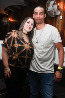 
<a style='margin-left: 5px;' class='btn btn-xs btn-social btn-facebook' href='https://www.facebook.com/sharer/sharer.php?u=https://galeramix.s01.web.getmuller.com.br/imagem/a39/800-800-90/conteudo/site_galerias/39/raca-negra-petry-galera-mix-39.jpg' rel='popup' data-width='500' data-height='400'><i class='fa fa-facebook'></i>Compartilhar <span class='hidden-xs'>no Facebook</span>
</a> 
<a class='btn btn-default btn-xs' target='_blank' href='imagem/a39/800-800-90/conteudo/site_galerias/39/raca-negra-petry-galera-mix-39.jpg'>
<span class='glyphicon glyphicon-cloud-download'></span> Salvar
</a>
