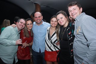 
<a style='margin-left: 5px;' class='btn btn-xs btn-social btn-facebook' href='https://www.facebook.com/sharer/sharer.php?u=https://galeramix.s01.web.getmuller.com.br/imagem/a39/800-800-90/conteudo/site_galerias/39/raca-negra-petry-galera-mix-45.jpg' rel='popup' data-width='500' data-height='400'><i class='fa fa-facebook'></i>Compartilhar <span class='hidden-xs'>no Facebook</span>
</a> 
<a class='btn btn-default btn-xs' target='_blank' href='imagem/a39/800-800-90/conteudo/site_galerias/39/raca-negra-petry-galera-mix-45.jpg'>
<span class='glyphicon glyphicon-cloud-download'></span> Salvar
</a>
