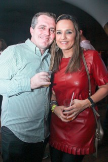 
<a style='margin-left: 5px;' class='btn btn-xs btn-social btn-facebook' href='https://www.facebook.com/sharer/sharer.php?u=https://galeramix.s01.web.getmuller.com.br/imagem/a39/800-800-90/conteudo/site_galerias/39/raca-negra-petry-galera-mix-46.jpg' rel='popup' data-width='500' data-height='400'><i class='fa fa-facebook'></i>Compartilhar <span class='hidden-xs'>no Facebook</span>
</a> 
<a class='btn btn-default btn-xs' target='_blank' href='imagem/a39/800-800-90/conteudo/site_galerias/39/raca-negra-petry-galera-mix-46.jpg'>
<span class='glyphicon glyphicon-cloud-download'></span> Salvar
</a>
