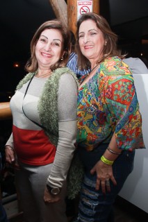 
<a style='margin-left: 5px;' class='btn btn-xs btn-social btn-facebook' href='https://www.facebook.com/sharer/sharer.php?u=https://galeramix.s01.web.getmuller.com.br/imagem/a39/800-800-90/conteudo/site_galerias/39/raca-negra-petry-galera-mix-54.jpg' rel='popup' data-width='500' data-height='400'><i class='fa fa-facebook'></i>Compartilhar <span class='hidden-xs'>no Facebook</span>
</a> 
<a class='btn btn-default btn-xs' target='_blank' href='imagem/a39/800-800-90/conteudo/site_galerias/39/raca-negra-petry-galera-mix-54.jpg'>
<span class='glyphicon glyphicon-cloud-download'></span> Salvar
</a>
