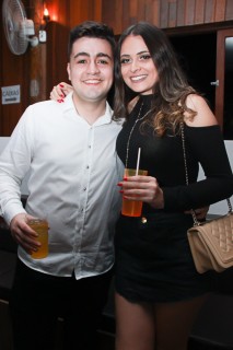 
<a style='margin-left: 5px;' class='btn btn-xs btn-social btn-facebook' href='https://www.facebook.com/sharer/sharer.php?u=https://galeramix.s01.web.getmuller.com.br/imagem/a39/800-800-90/conteudo/site_galerias/39/raca-negra-petry-galera-mix-58.jpg' rel='popup' data-width='500' data-height='400'><i class='fa fa-facebook'></i>Compartilhar <span class='hidden-xs'>no Facebook</span>
</a> 
<a class='btn btn-default btn-xs' target='_blank' href='imagem/a39/800-800-90/conteudo/site_galerias/39/raca-negra-petry-galera-mix-58.jpg'>
<span class='glyphicon glyphicon-cloud-download'></span> Salvar
</a>
