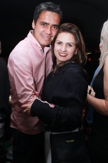 
<a style='margin-left: 5px;' class='btn btn-xs btn-social btn-facebook' href='https://www.facebook.com/sharer/sharer.php?u=https://galeramix.s01.web.getmuller.com.br/imagem/a39/800-800-90/conteudo/site_galerias/39/raca-negra-petry-galera-mix-60.jpg' rel='popup' data-width='500' data-height='400'><i class='fa fa-facebook'></i>Compartilhar <span class='hidden-xs'>no Facebook</span>
</a> 
<a class='btn btn-default btn-xs' target='_blank' href='imagem/a39/800-800-90/conteudo/site_galerias/39/raca-negra-petry-galera-mix-60.jpg'>
<span class='glyphicon glyphicon-cloud-download'></span> Salvar
</a>
