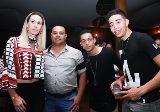 
<a style='margin-left: 5px;' class='btn btn-xs btn-social btn-facebook' href='https://www.facebook.com/sharer/sharer.php?u=https://galeramix.s01.web.getmuller.com.br/imagem/a39/800-800-90/conteudo/site_galerias/39/raca-negra-petry-galera-mix-64.jpg' rel='popup' data-width='500' data-height='400'><i class='fa fa-facebook'></i>Compartilhar <span class='hidden-xs'>no Facebook</span>
</a> 
<a class='btn btn-default btn-xs' target='_blank' href='imagem/a39/800-800-90/conteudo/site_galerias/39/raca-negra-petry-galera-mix-64.jpg'>
<span class='glyphicon glyphicon-cloud-download'></span> Salvar
</a>
