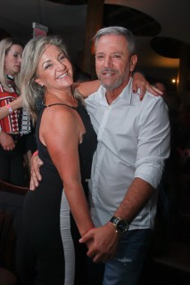 
<a style='margin-left: 5px;' class='btn btn-xs btn-social btn-facebook' href='https://www.facebook.com/sharer/sharer.php?u=https://galeramix.s01.web.getmuller.com.br/imagem/a39/800-800-90/conteudo/site_galerias/39/raca-negra-petry-galera-mix-66.jpg' rel='popup' data-width='500' data-height='400'><i class='fa fa-facebook'></i>Compartilhar <span class='hidden-xs'>no Facebook</span>
</a> 
<a class='btn btn-default btn-xs' target='_blank' href='imagem/a39/800-800-90/conteudo/site_galerias/39/raca-negra-petry-galera-mix-66.jpg'>
<span class='glyphicon glyphicon-cloud-download'></span> Salvar
</a>
