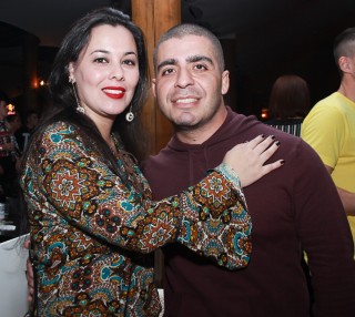 
<a style='margin-left: 5px;' class='btn btn-xs btn-social btn-facebook' href='https://www.facebook.com/sharer/sharer.php?u=https://galeramix.s01.web.getmuller.com.br/imagem/a39/800-800-90/conteudo/site_galerias/39/raca-negra-petry-galera-mix-69.jpg' rel='popup' data-width='500' data-height='400'><i class='fa fa-facebook'></i>Compartilhar <span class='hidden-xs'>no Facebook</span>
</a> 
<a class='btn btn-default btn-xs' target='_blank' href='imagem/a39/800-800-90/conteudo/site_galerias/39/raca-negra-petry-galera-mix-69.jpg'>
<span class='glyphicon glyphicon-cloud-download'></span> Salvar
</a>
