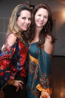 
<a style='margin-left: 5px;' class='btn btn-xs btn-social btn-facebook' href='https://www.facebook.com/sharer/sharer.php?u=https://galeramix.s01.web.getmuller.com.br/imagem/a39/800-800-90/conteudo/site_galerias/39/raca-negra-petry-galera-mix-80.jpg' rel='popup' data-width='500' data-height='400'><i class='fa fa-facebook'></i>Compartilhar <span class='hidden-xs'>no Facebook</span>
</a> 
<a class='btn btn-default btn-xs' target='_blank' href='imagem/a39/800-800-90/conteudo/site_galerias/39/raca-negra-petry-galera-mix-80.jpg'>
<span class='glyphicon glyphicon-cloud-download'></span> Salvar
</a>
