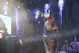 
<a style='margin-left: 5px;' class='btn btn-xs btn-social btn-facebook' href='https://www.facebook.com/sharer/sharer.php?u=https://galeramix.s01.web.getmuller.com.br/imagem/a39/800-800-90/conteudo/site_galerias/39/raca-negra-petry-galera-mix-85.jpg' rel='popup' data-width='500' data-height='400'><i class='fa fa-facebook'></i>Compartilhar <span class='hidden-xs'>no Facebook</span>
</a> 
<a class='btn btn-default btn-xs' target='_blank' href='imagem/a39/800-800-90/conteudo/site_galerias/39/raca-negra-petry-galera-mix-85.jpg'>
<span class='glyphicon glyphicon-cloud-download'></span> Salvar
</a>
