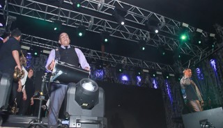 
<a style='margin-left: 5px;' class='btn btn-xs btn-social btn-facebook' href='https://www.facebook.com/sharer/sharer.php?u=https://galeramix.s01.web.getmuller.com.br/imagem/a39/800-800-90/conteudo/site_galerias/39/raca-negra-petry-galera-mix-87.jpg' rel='popup' data-width='500' data-height='400'><i class='fa fa-facebook'></i>Compartilhar <span class='hidden-xs'>no Facebook</span>
</a> 
<a class='btn btn-default btn-xs' target='_blank' href='imagem/a39/800-800-90/conteudo/site_galerias/39/raca-negra-petry-galera-mix-87.jpg'>
<span class='glyphicon glyphicon-cloud-download'></span> Salvar
</a>
