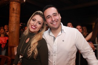 
<a style='margin-left: 5px;' class='btn btn-xs btn-social btn-facebook' href='https://www.facebook.com/sharer/sharer.php?u=https://galeramix.s01.web.getmuller.com.br/imagem/a39/800-800-90/conteudo/site_galerias/39/raca-negra-petry-galera-mix-98.jpg' rel='popup' data-width='500' data-height='400'><i class='fa fa-facebook'></i>Compartilhar <span class='hidden-xs'>no Facebook</span>
</a> 
<a class='btn btn-default btn-xs' target='_blank' href='imagem/a39/800-800-90/conteudo/site_galerias/39/raca-negra-petry-galera-mix-98.jpg'>
<span class='glyphicon glyphicon-cloud-download'></span> Salvar
</a>
