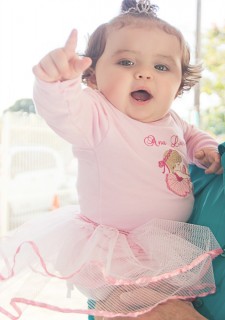 
                    <a style='margin-left: 5px;' class='btn btn-xs btn-social btn-facebook' href='https://www.facebook.com/sharer/sharer.php?u=https://galeramix.s01.web.getmuller.com.br/imagem/a40/800-800-90/conteudo/site_galerias/40/ana-1-aninho-13.jpg' rel='popup' data-width='500' data-height='400'><i class='fa fa-facebook'></i>Compartilhar <span class='hidden-xs'>no Facebook</span>
                </a> 
                <a class='btn btn-default btn-xs' target='_blank' href='imagem/a40/800-800-90/conteudo/site_galerias/40/ana-1-aninho-13.jpg'>
                    <span class='glyphicon glyphicon-cloud-download'></span> Salvar
                </a>
                