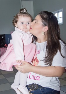 
<a style='margin-left: 5px;' class='btn btn-xs btn-social btn-facebook' href='https://www.facebook.com/sharer/sharer.php?u=https://galeramix.s01.web.getmuller.com.br/imagem/a40/800-800-90/conteudo/site_galerias/40/ana-1-aninho-2.jpg' rel='popup' data-width='500' data-height='400'><i class='fa fa-facebook'></i>Compartilhar <span class='hidden-xs'>no Facebook</span>
</a> 
<a class='btn btn-default btn-xs' target='_blank' href='imagem/a40/800-800-90/conteudo/site_galerias/40/ana-1-aninho-2.jpg'>
<span class='glyphicon glyphicon-cloud-download'></span> Salvar
</a>
