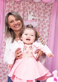 
<a style='margin-left: 5px;' class='btn btn-xs btn-social btn-facebook' href='https://www.facebook.com/sharer/sharer.php?u=https://galeramix.s01.web.getmuller.com.br/imagem/a40/800-800-90/conteudo/site_galerias/40/ana-1-aninho-3.jpg' rel='popup' data-width='500' data-height='400'><i class='fa fa-facebook'></i>Compartilhar <span class='hidden-xs'>no Facebook</span>
</a> 
<a class='btn btn-default btn-xs' target='_blank' href='imagem/a40/800-800-90/conteudo/site_galerias/40/ana-1-aninho-3.jpg'>
<span class='glyphicon glyphicon-cloud-download'></span> Salvar
</a>
