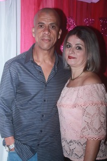 
            <a style='margin-left: 5px;' class='btn btn-xs btn-social btn-facebook' href='https://www.facebook.com/sharer/sharer.php?u=https://galeramix.s01.web.getmuller.com.br/imagem/a41/800-800-90/conteudo/site_galerias/41/baile-das-rosa-ctg-fogao-de-lenha-galera-mix-104.jpg' rel='popup' data-width='500' data-height='400'><i class='fa fa-facebook'></i>Compartilhar <span class='hidden-xs'>no Facebook</span>
        </a> 
        <a class='btn btn-default btn-xs' target='_blank' href='imagem/a41/800-800-90/conteudo/site_galerias/41/baile-das-rosa-ctg-fogao-de-lenha-galera-mix-104.jpg'>
            <span class='glyphicon glyphicon-cloud-download'></span> Salvar
        </a>
        