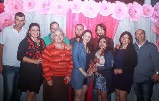 
<a style='margin-left: 5px;' class='btn btn-xs btn-social btn-facebook' href='https://www.facebook.com/sharer/sharer.php?u=https://galeramix.s01.web.getmuller.com.br/imagem/a41/800-800-90/conteudo/site_galerias/41/baile-das-rosa-ctg-fogao-de-lenha-galera-mix-20.jpg' rel='popup' data-width='500' data-height='400'><i class='fa fa-facebook'></i>Compartilhar <span class='hidden-xs'>no Facebook</span>
</a> 
<a class='btn btn-default btn-xs' target='_blank' href='imagem/a41/800-800-90/conteudo/site_galerias/41/baile-das-rosa-ctg-fogao-de-lenha-galera-mix-20.jpg'>
<span class='glyphicon glyphicon-cloud-download'></span> Salvar
</a>
