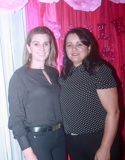 
<a style='margin-left: 5px;' class='btn btn-xs btn-social btn-facebook' href='https://www.facebook.com/sharer/sharer.php?u=https://galeramix.s01.web.getmuller.com.br/imagem/a41/800-800-90/conteudo/site_galerias/41/baile-das-rosa-ctg-fogao-de-lenha-galera-mix-22.jpg' rel='popup' data-width='500' data-height='400'><i class='fa fa-facebook'></i>Compartilhar <span class='hidden-xs'>no Facebook</span>
</a> 
<a class='btn btn-default btn-xs' target='_blank' href='imagem/a41/800-800-90/conteudo/site_galerias/41/baile-das-rosa-ctg-fogao-de-lenha-galera-mix-22.jpg'>
<span class='glyphicon glyphicon-cloud-download'></span> Salvar
</a>
