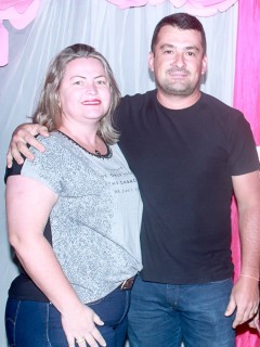 
<a style='margin-left: 5px;' class='btn btn-xs btn-social btn-facebook' href='https://www.facebook.com/sharer/sharer.php?u=https://galeramix.s01.web.getmuller.com.br/imagem/a41/800-800-90/conteudo/site_galerias/41/baile-das-rosa-ctg-fogao-de-lenha-galera-mix-28.jpg' rel='popup' data-width='500' data-height='400'><i class='fa fa-facebook'></i>Compartilhar <span class='hidden-xs'>no Facebook</span>
</a> 
<a class='btn btn-default btn-xs' target='_blank' href='imagem/a41/800-800-90/conteudo/site_galerias/41/baile-das-rosa-ctg-fogao-de-lenha-galera-mix-28.jpg'>
<span class='glyphicon glyphicon-cloud-download'></span> Salvar
</a>
