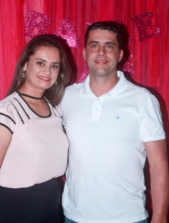 
<a style='margin-left: 5px;' class='btn btn-xs btn-social btn-facebook' href='https://www.facebook.com/sharer/sharer.php?u=https://galeramix.s01.web.getmuller.com.br/imagem/a41/800-800-90/conteudo/site_galerias/41/baile-das-rosa-ctg-fogao-de-lenha-galera-mix-29.jpg' rel='popup' data-width='500' data-height='400'><i class='fa fa-facebook'></i>Compartilhar <span class='hidden-xs'>no Facebook</span>
</a> 
<a class='btn btn-default btn-xs' target='_blank' href='imagem/a41/800-800-90/conteudo/site_galerias/41/baile-das-rosa-ctg-fogao-de-lenha-galera-mix-29.jpg'>
<span class='glyphicon glyphicon-cloud-download'></span> Salvar
</a>
