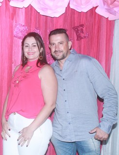 
<a style='margin-left: 5px;' class='btn btn-xs btn-social btn-facebook' href='https://www.facebook.com/sharer/sharer.php?u=https://galeramix.s01.web.getmuller.com.br/imagem/a41/800-800-90/conteudo/site_galerias/41/baile-das-rosa-ctg-fogao-de-lenha-galera-mix-34.jpg' rel='popup' data-width='500' data-height='400'><i class='fa fa-facebook'></i>Compartilhar <span class='hidden-xs'>no Facebook</span>
</a> 
<a class='btn btn-default btn-xs' target='_blank' href='imagem/a41/800-800-90/conteudo/site_galerias/41/baile-das-rosa-ctg-fogao-de-lenha-galera-mix-34.jpg'>
<span class='glyphicon glyphicon-cloud-download'></span> Salvar
</a>
