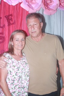 
<a style='margin-left: 5px;' class='btn btn-xs btn-social btn-facebook' href='https://www.facebook.com/sharer/sharer.php?u=https://galeramix.s01.web.getmuller.com.br/imagem/a41/800-800-90/conteudo/site_galerias/41/baile-das-rosa-ctg-fogao-de-lenha-galera-mix-35.jpg' rel='popup' data-width='500' data-height='400'><i class='fa fa-facebook'></i>Compartilhar <span class='hidden-xs'>no Facebook</span>
</a> 
<a class='btn btn-default btn-xs' target='_blank' href='imagem/a41/800-800-90/conteudo/site_galerias/41/baile-das-rosa-ctg-fogao-de-lenha-galera-mix-35.jpg'>
<span class='glyphicon glyphicon-cloud-download'></span> Salvar
</a>
